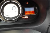 Помилка на панелі приборів Renault Megane