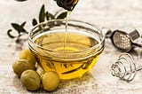 OLEOSOPHIA: Unveiling the Wisdom of Olive Oil Tasting in Nature’s Embrace