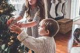 Holiday Decorating on a Budget: Family Christmas Decorating Ideas