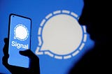 What are the controversies with the Signal messaging app?
