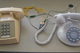 Can you link two phones together without the other party knowing?