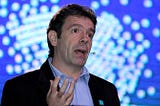 Concentração da mídia prejudica democracia, diz especialista em políticas de comunicação