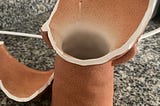 Vaso quebrado ou um texto sobre a dor de se partir