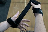 How to use lifting straps for deadlifts