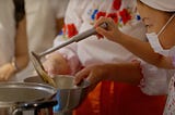 Connecting cultures — Ukrainian refugee Natalliya inspires Japanese children with tastes from her…