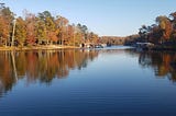 Picture of Lake Anna in Virginia in the fall