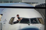 How passenger planes get cleaned