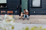 Hati-hati, Si Kecil Peniru Ulung! 10 Panduan Orang Tua Saat Ngobrol dengan Anak