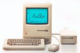 Computador Apple Macintosh, lançado em 1984