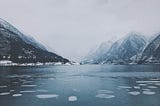湖底