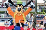 El actor que pasó 20 años dentro del disfraz de Goofy reveló los 8 secretos mejor guardados de…