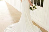 Factors When Selecting A Worthy Wedding Dress