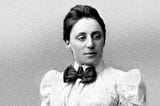 Emmy Noether: l’allegra donna-genio che pensava camminando