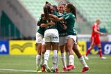 Palmeiras ganha de goleada do Internacional e vai à final do Brasileiro Feminino