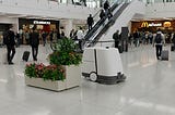 Endüstride Eldekilerin Ötesinde: 
Hizmet Robotları 2034 Yılına Kadar Nasıl Günlük Altyapı Haline…