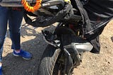 Qué hacer después de que te dan un llegue y cómo lidiar con la aseguradora (motos)