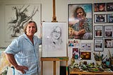 Gazmend Freitag mit seiner Portrait von Merima Zukan