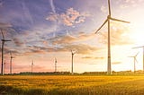 Windpark (Symbolbild): Erneuerbare Energien machen mittlerweile den größten Anteil am deutschen Strommix aus. Bildquelle: © PantherMedia / Dar1930