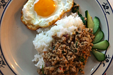 料理新手日記＃1 : 十分鐘做好連肉都不用先醃的泰式打拋豬（Pad Kra Pao）