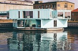 Containerboliger kan blive omdannet til nye permanente billige boliger. Det slår Social- og boligministeren nu fast. Læs dette blogindlæg fra Dansk Boligforsikring.
