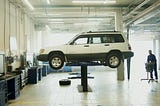 Daten-Dschungel im Fahrzeug-Tuning: Meta-Modelle als Rettungsanker für Shop-Betreiber!