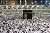 muslims crowd in makkah praying