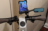 流行に乗って、ストリーモにスマホホルダー装着チャレンジしてみました。