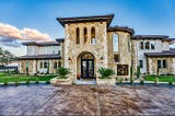 Build Your Luxury Home with a Trusted Custom Home Builder in Lake Travis, TX