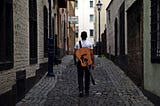 1 Guitar, 3 Months, Street Music, Couchsurfing, Hitchhiking, Budget 0€