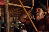 A rotina dos Yanomami hoje e porque os índios voltam aos noticiários