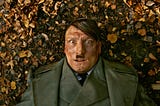 “I can work with this.” Thoughts on the satirical comedy “Look who’s back”