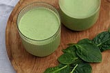 Banana and spinach green smoothie
