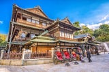 The main public bathhouse in Dōgo Onsen is known as Dōgo Onsen Honkan and recently underwent renovations lasting about five and a half years. On the second floor, there are many tatami rooms for customers to relax after taking a long bath in either Kami-no-Yu or Tama-no-Yu. For the wealthy, there is also a private “Soaring Room” available.