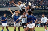 C’erano il Milan degli Invincibili, l’Inter dei record, il Napoli di Maradona e la Samp dei gemelli…