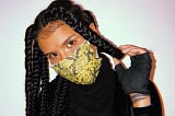 Morenna lança a “Savage”, linha de máscaras de tecido em animal print