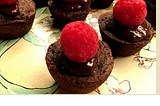 Mini Dessert Brownies with Raspberries — Desserts — Brownie