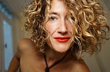 UNA MUJER-/VERDAD/FUERZA/BELLEZA CONMOVEDORA