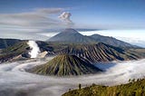 Melarung Sesaji Kawah Bromo