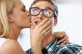 9 motivos para namorar um nerd