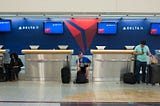 ¿Cómo contactar a Delta Airlines en el aeropuerto de Cartagena?