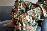 Kimono Gown and Trousers: taking photos in Montreal
