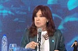 Argentina, Cristina Kirchner on the campaign trail: "You didn’t back down and you keep moving…