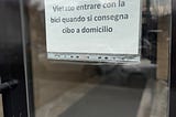 Le parole sulla porta.