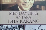 Sampul depan buku Mendayung Antara Dua Karang terbitan SEGA ARSY cetakan 2015 (Dok. Pribadi)