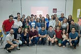 Espaço de coworking + conteúdo significativo + comunidade vibrante. Chamamos isso tudo de “solução para o seu negócio”.