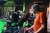 Sound(scape) design in virtual production: using location sound in the studio