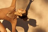 Dores crônicas, estado emocional e o papel do Yoga como tratamento integrativo