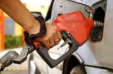 Preço médio do litro da gasolina baixou mais de dois reais de junho ao início de outubro