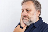 Crítica de Pandemia! de Slavoj Žižek — o filósofo dá sua solução (tradução livre)