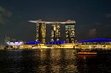 新加坡金沙酒店 ，在世界知名的無邊際泳池眺望璀璨夜景
